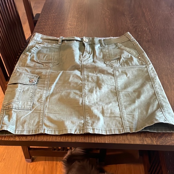 Point Zero Cargo Skirt - Picture 1 of 4